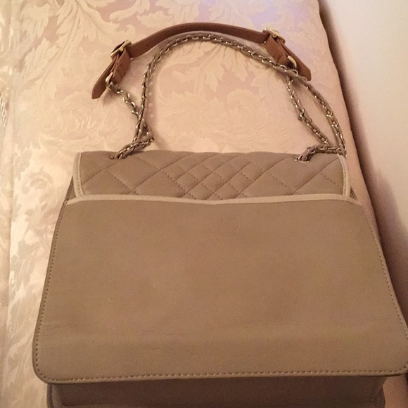 Beige charles keith shoulder bag - Picture 4 of 5